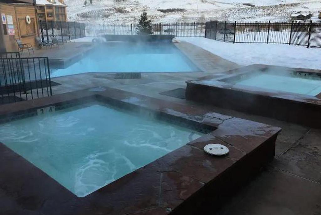 K-Suite-Mt View-Resort-Pool-Hot Tub-Near Rmnp & Wp Гренбі Екстер'єр фото
